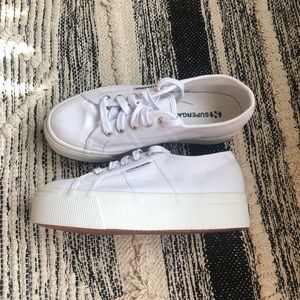 White platform Supergas